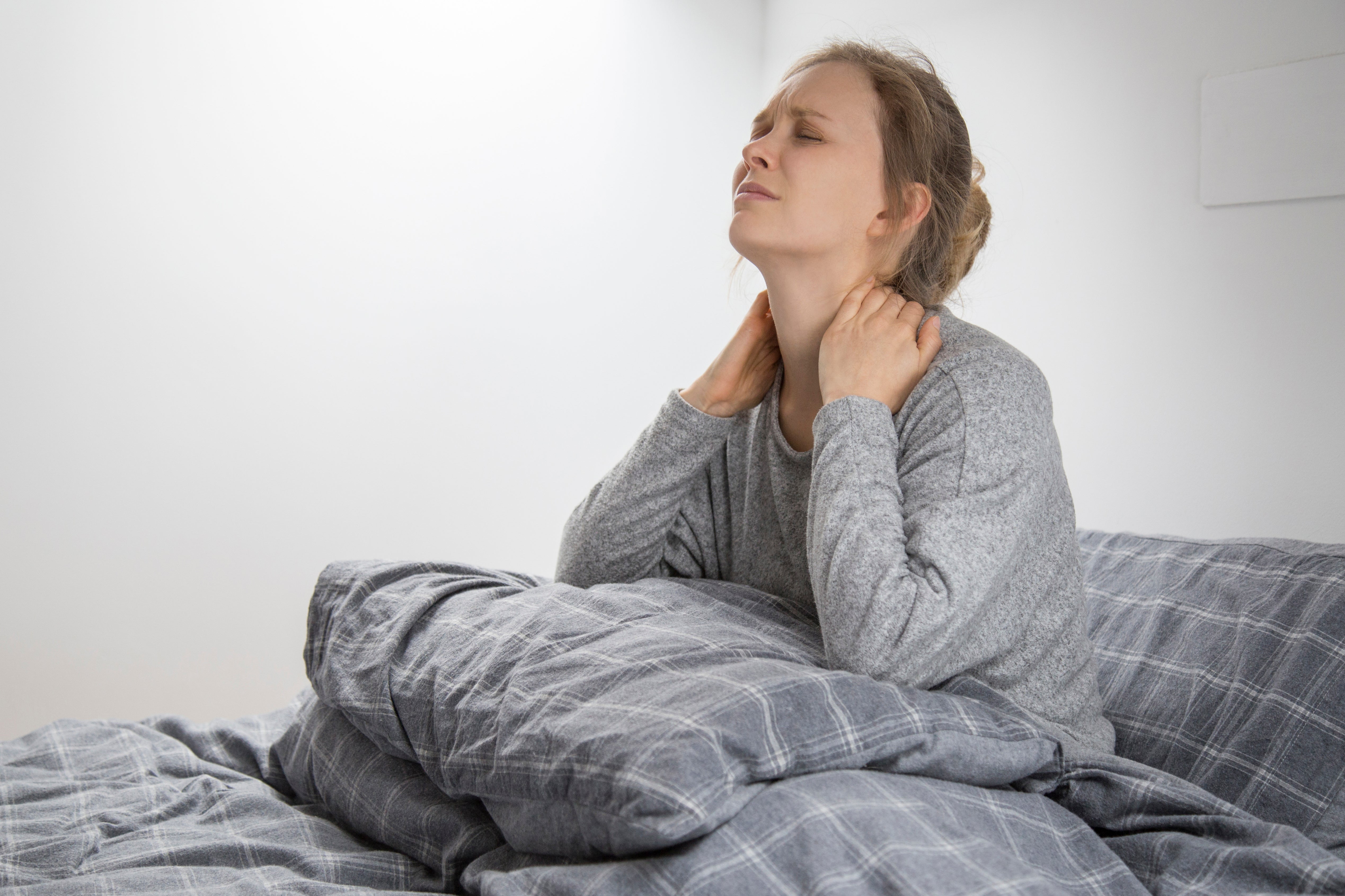 Spinning Heads and Sleepless Nights: How an Ergonomic Pillow Can Be Your Sleep Savior