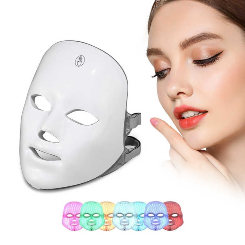 Masque_Led_en_7_couleurs avec un visage 